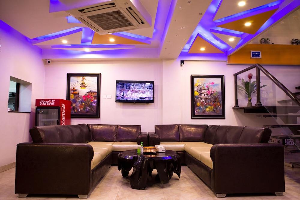 Royal Penguin Boutique Hotel & Spa Kathmandu Exterior photo